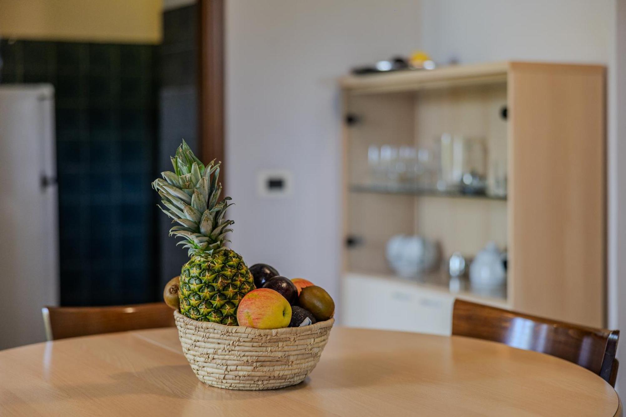 Residence San Michele Костермано Экстерьер фото