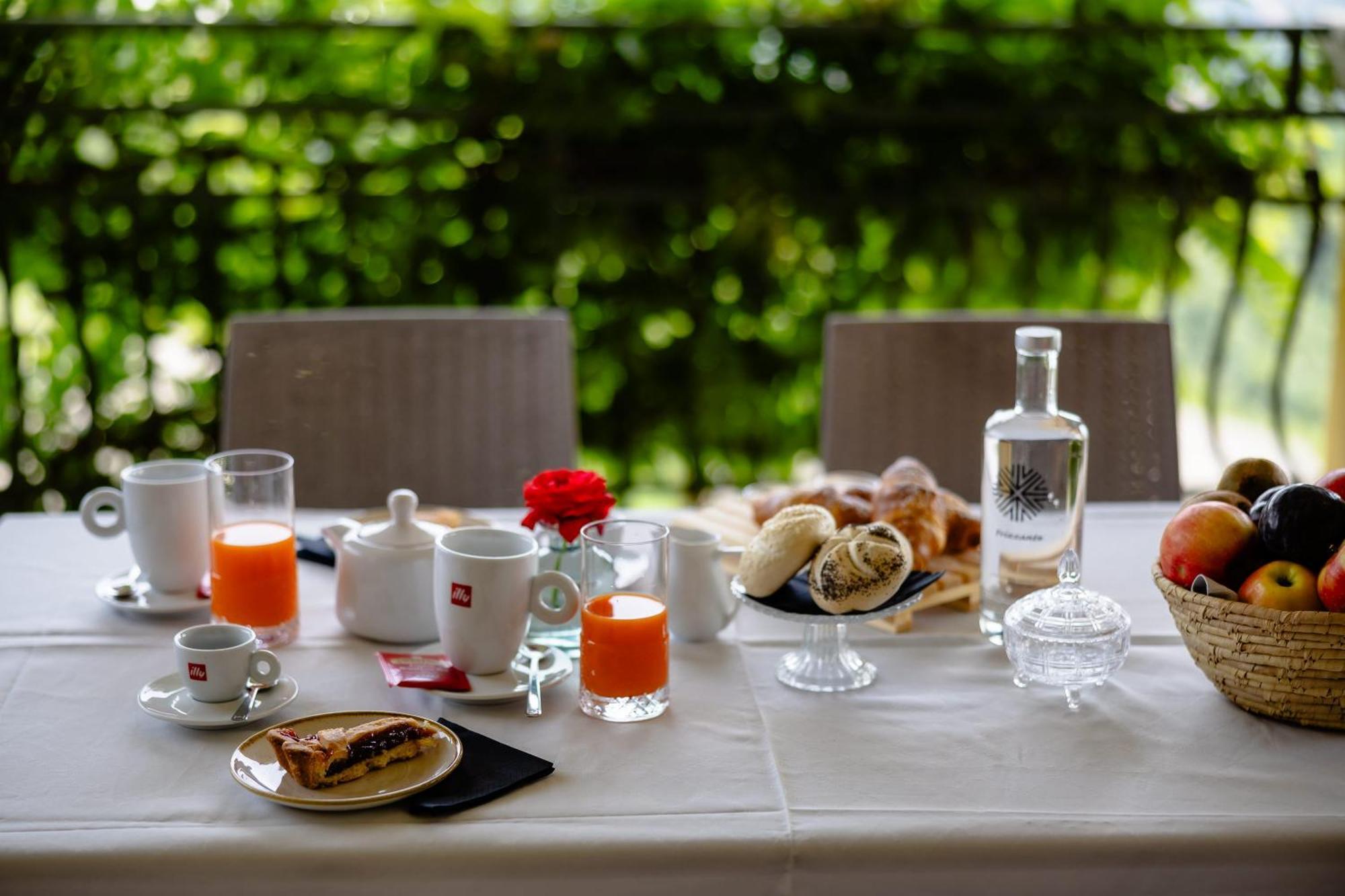 Residence San Michele Костермано Экстерьер фото